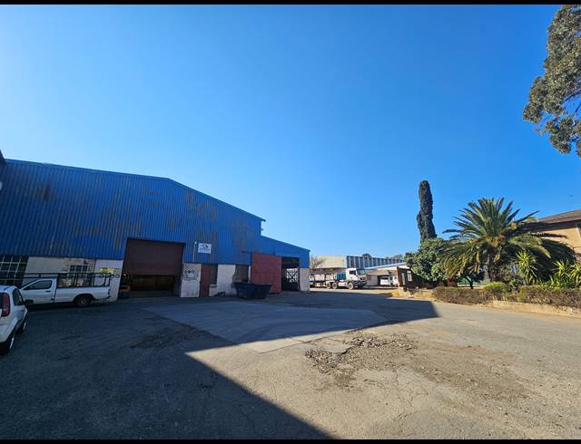 1,350M² WAREHOUSE TO LET IN TUNNEY